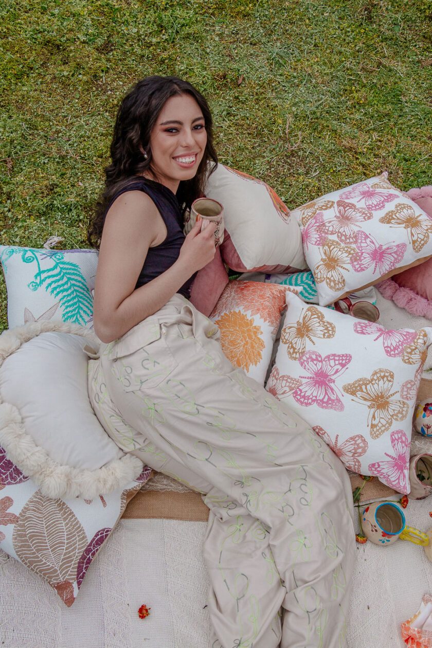 Pantalones Bordados Sueño Floral Natura